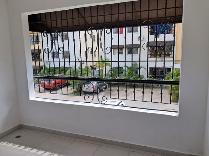 Apartamento 2do Piso, 3 Habitaciones Av. Monumental, Santo Domingo Oeste, A/infantil, Cancha Basquet - Imagen 8