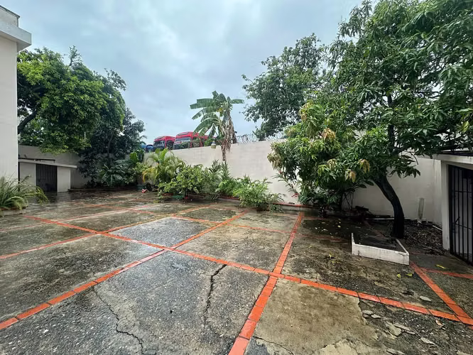  Hermosa casa de 2 niveles en venta en Don Honorio 