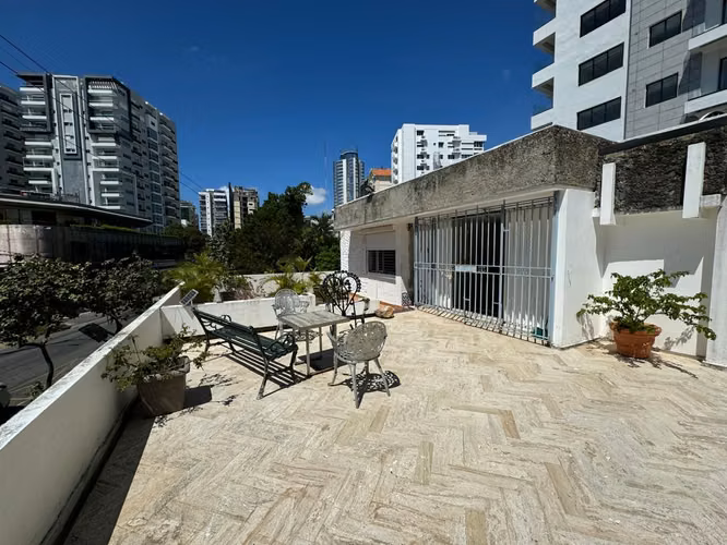 Alquilo casa en Naco - Imagen 6