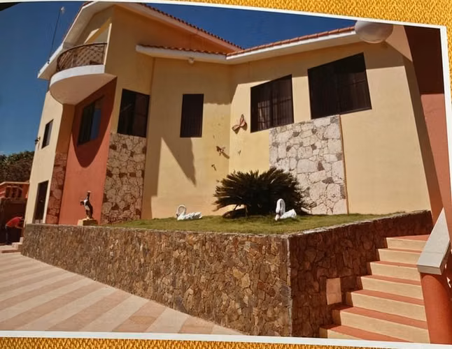 Casa Tipo Mansión en San José de Las Matas Santiago de 4 habitaciones