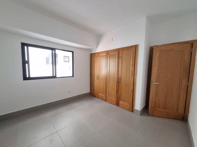 Alquiler de apartamento con 3 habitaciones en el ensanche naco - Imagen 5