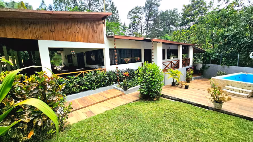 CASA EN VENTA EN BONAO