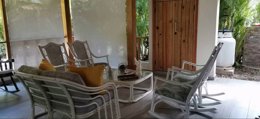 Villa de dos niveles en Metro Golf & Country Club - Imagen 3