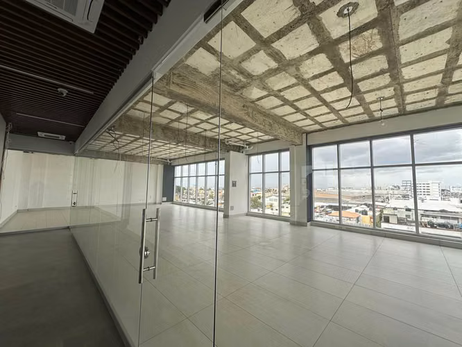 Commercial in Rental San isidro