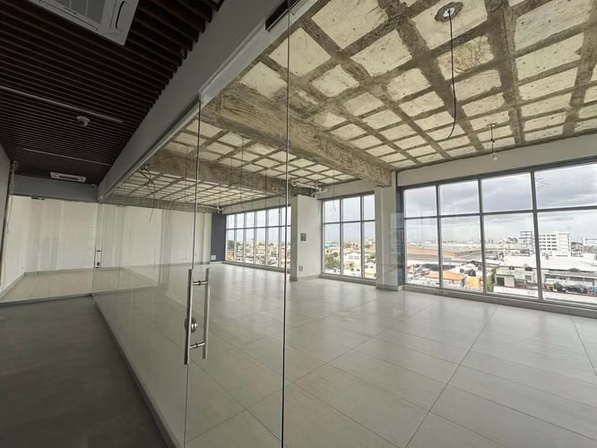 Commercial in Rental San isidro