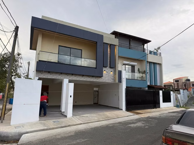 CASA EN VENTA EN PRADO ORIENTAL, A SOLO 2 MIN DE LA AV. ECOLÓGICA