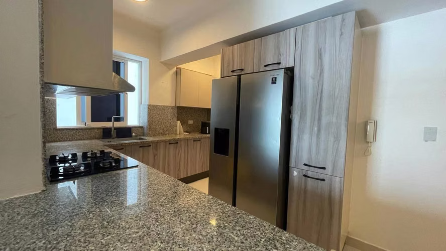 Apartamento en Venta en Evaristo Morales 2HAB| Listo para Ocupar - Imagen 3