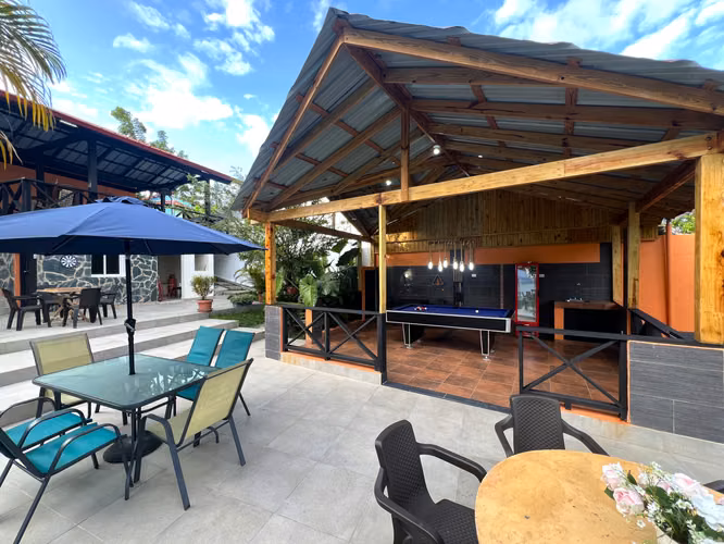 SE VENDE VILLA COMPLETA, EN ZONA PRIVADA, CAPACIDAD PARA 43 PERSONAS - Imagen 4