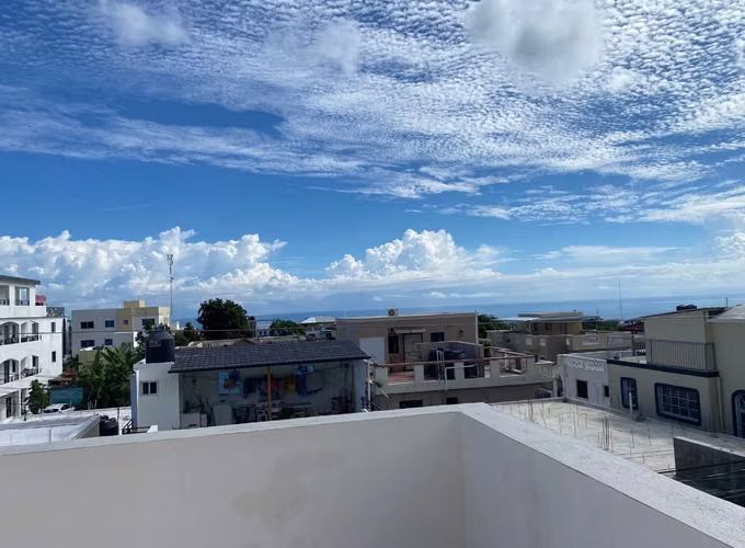 Rento Casa en segundo nivel, en Residencial Las caobas. Con fabulosa vista al mar y la montaña. - Imagen 4