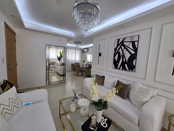 Apartamento en la Jacobo Majluta 3er piso Remodelado.