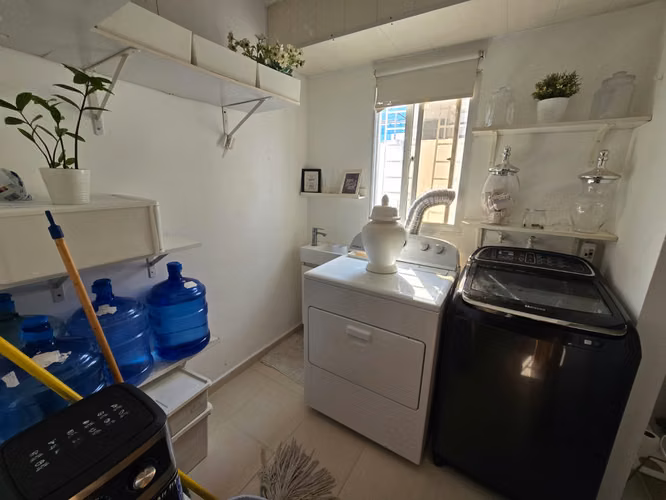 Apartamento en la Jacobo Majluta 3er piso Remodelado.