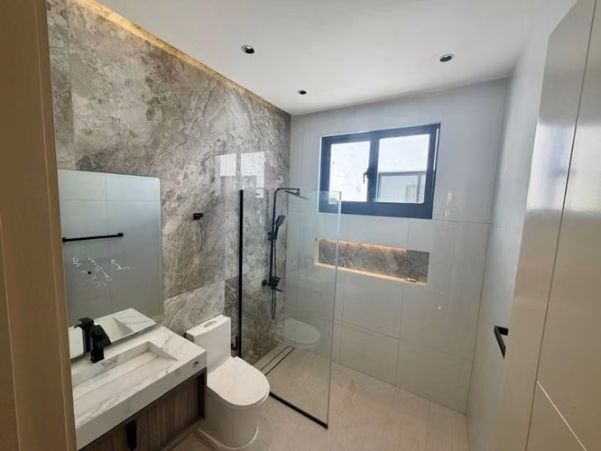 CASA EN VENTA DE DOS NIVELES EN PUÑAL, SANTIAGO. - Imagen 4