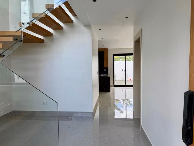 CASA EN VENTA DE DOS NIVELES EN PUÑAL, SANTIAGO. - Imagen 2