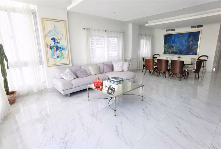Penthouse con linea blanca en Bella Vista