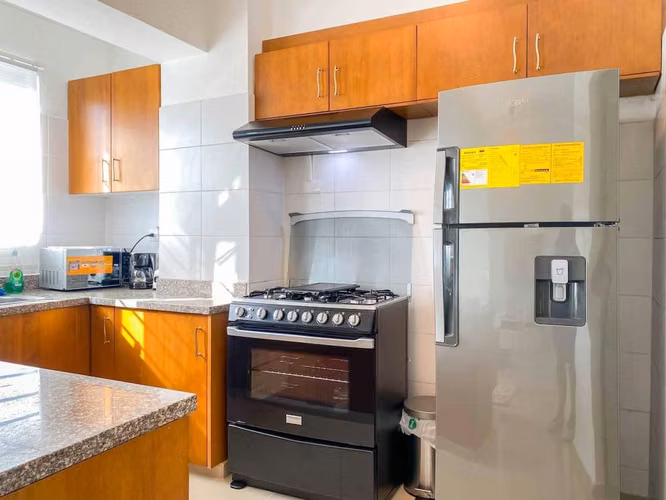 Alquiler Apartamento de 1 Habitacion GazcueTotalmente amueblado US$845 - Imagen 3