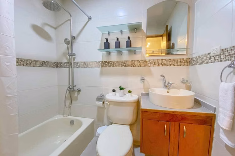 Alquiler Apartamento de 1 Habitacion GazcueTotalmente amueblado US$845 - Imagen 5