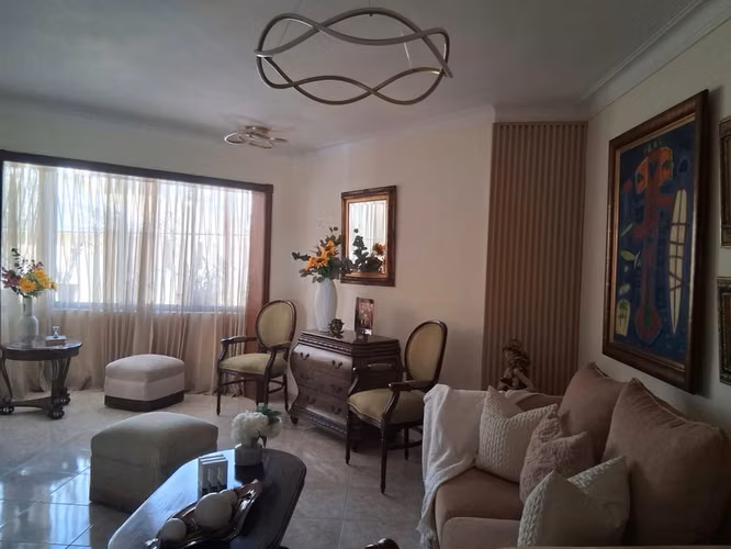 Apartamento en venta en Evaristo Morales de 2 Habitaciones
