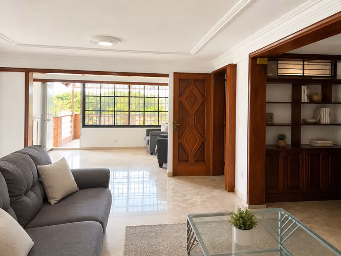 Apartamento en alquiler en Arroyo Hondo III | 180 m², 3 habitaciones y amplia terraza