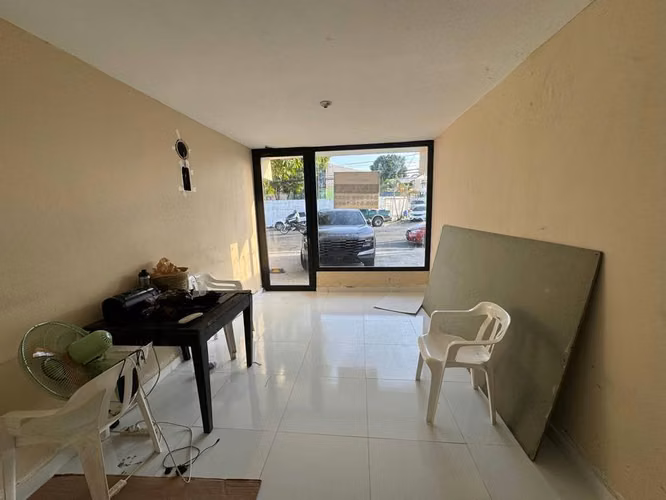 Alquilo Local Comercial en Ensanche Julieta - Imagen 2
