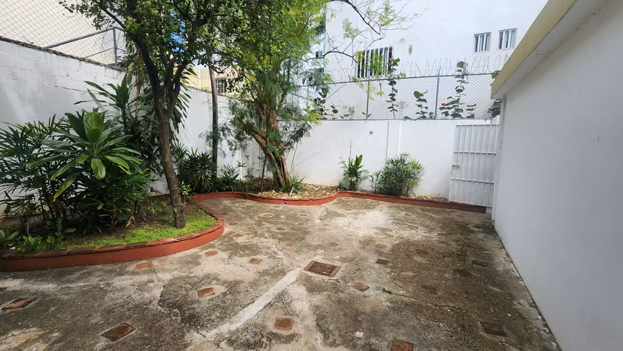 ALQUILO EN GAZCUE CASA USO COMERCIAL - Imagen 4