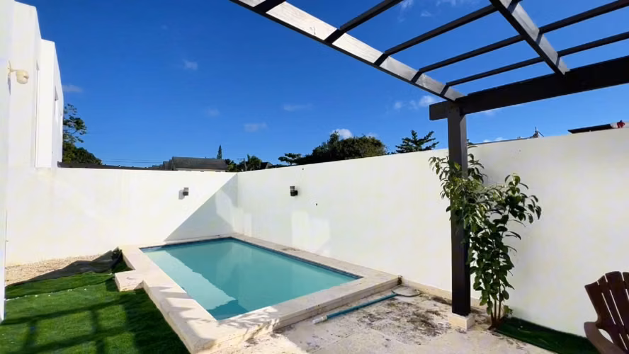 Vivienda familiar de 3 dormitorios con piscina y azotea en Bávaro, Punta Cana