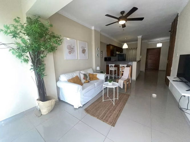Alquiler Apartamento de 2 Habitaciones Amueblado en Gazcue.