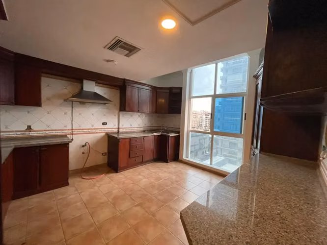 Venta de Apartamento Amplio de 360mts2 en Naco Nivel 8 - Imagen 4