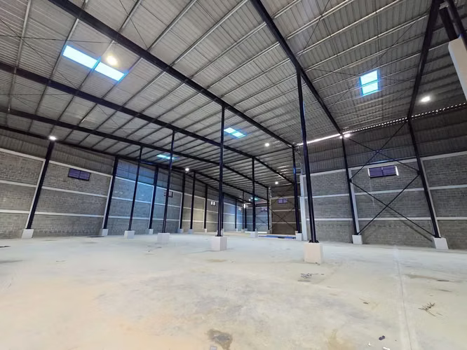 Alquiler de dos naves industriales que suman un total de 4,745 m² ideal para empresas que necesitan un gran espacio para almacenamiento o actividades logísticas - Imagen 5
