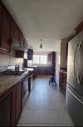 Apartamento En Alquiler De 4 Habitaciones Y 5 Baños En Naco - Imagen 3