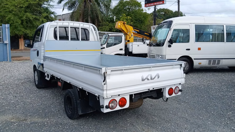 VENDO KIA BONGO 2020 MECANICO INICIAL 100,000 FINANCIAMIENTO DISPONIBLE
