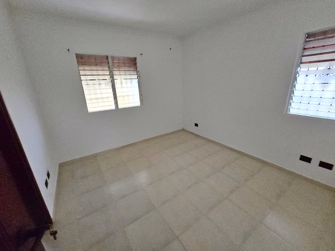 Apartamento en la Jacobo Majluta Ciudad Bonita  4to piso - Imagen 7