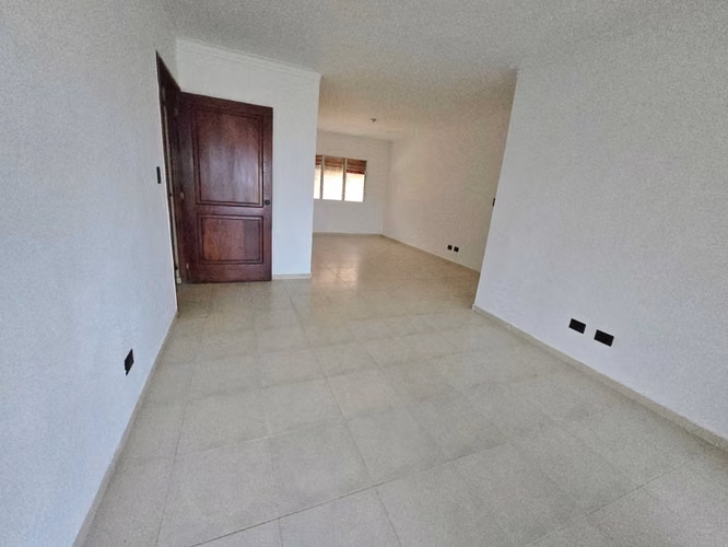 Apartamento en la Jacobo Majluta Ciudad Bonita  4to piso - Imagen 6