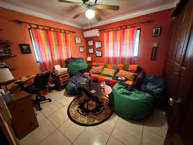 Casa de 2 niveles en Venta en Cuesta Hermosa III