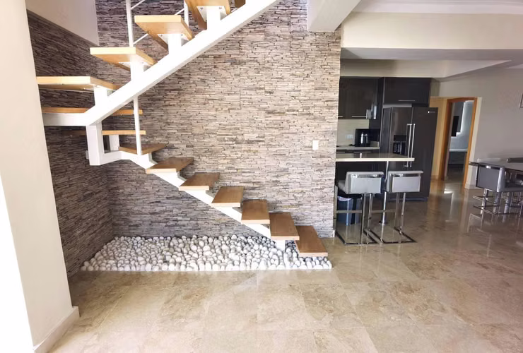 Apartamento tipo penthouse amueblado en Mirador Sur - Imagen 8