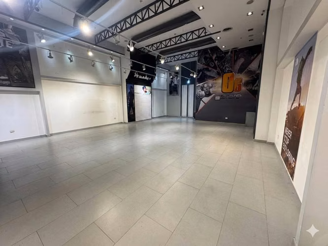 Excelente Local Comercial en Sambil - Imagen 6