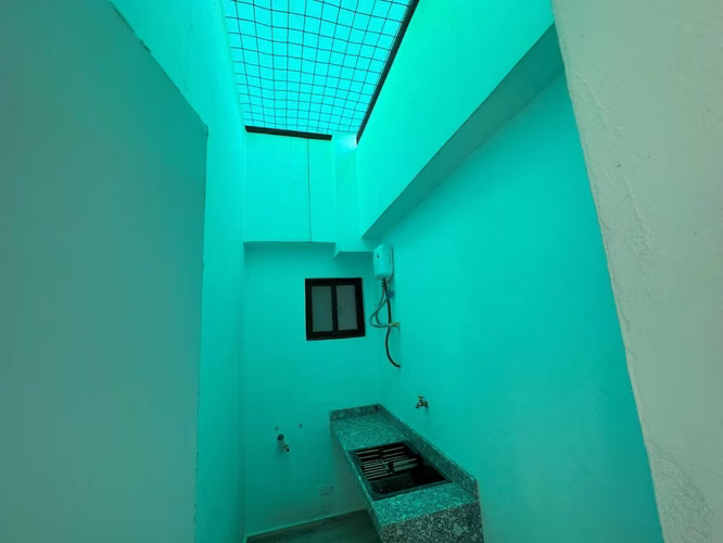 Estudio en alquiler vacio - Imagen 5