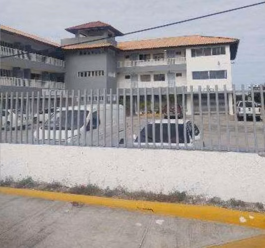 Local Comercial de 485 Mts.2 en Av. Estados Unidos BAVARO, 33% menos