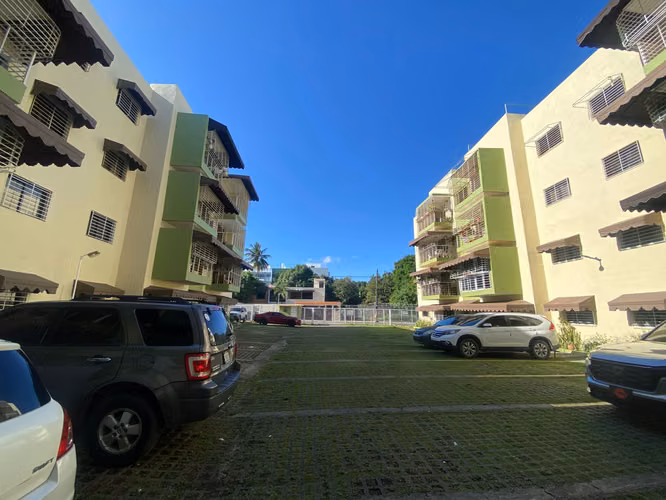 Vendo apartamento! En  Las Palmas de Alma Rosa.