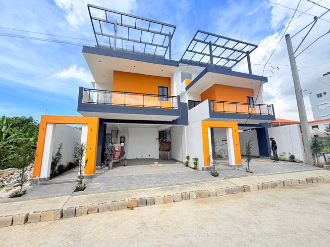 Casa Moderna en Venta – Prado Oriental, Autopista San Isidro - Imagen 3