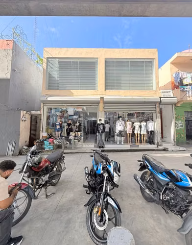 Alquilo locales comerciales! Avenida Duarte, casi esquina San Martín