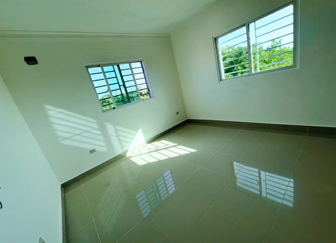 Amplio apartamento en alquiler con excelente ubicación en San Isidro! - Imagen 7