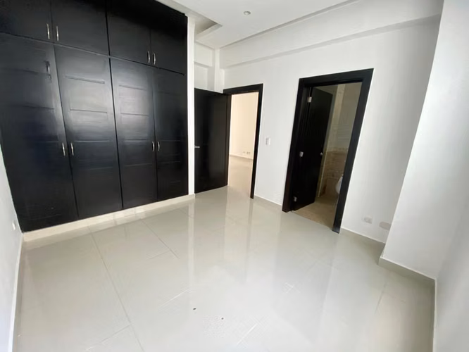 Vendo Amplio Apartamento 7mo Piso! En Mirador Norte (Próximo a Downtown Center)