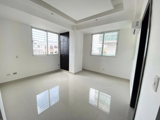 Vendo Amplio Apartamento 7mo Piso! En Mirador Norte (Próximo a Downtown Center)