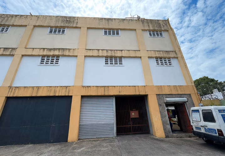 Edificio Comercial en Venta o Alquiler Ensanche Kennedy