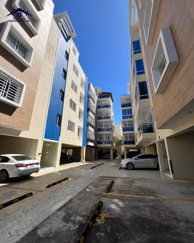 Apartamento con terraza privada en vista hermosa