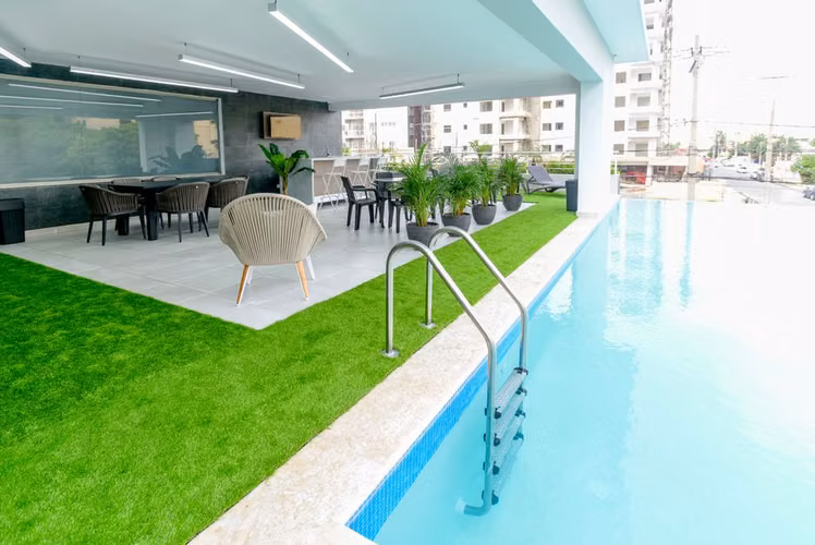 Alquilo Apartamento Evaristo Morales, 2 Habitaciones, 2 Parqueos, Piscina, Gym