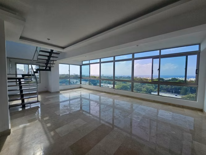 Exclusive Penthouse for Sale in South Mirador