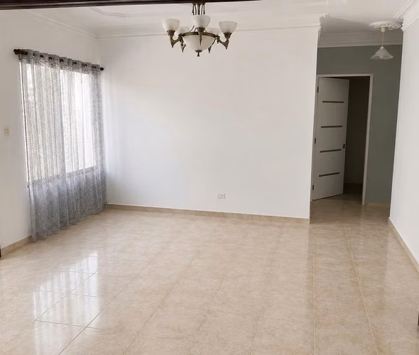 CASA EN SECTOR LOS MAESTROS, PUERTO PLATA
