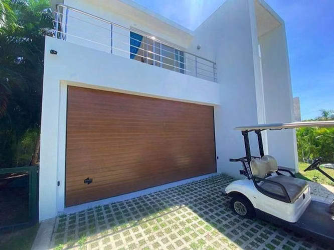 Villa for sale to Solo Pasos de la Playa in Playa nuevo Romana.