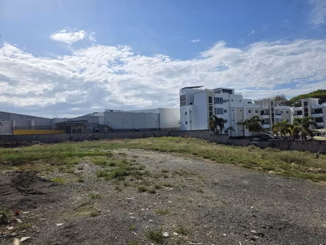 Terreno en venta en San Francisco de Macorís, Salida a Santo Domingo